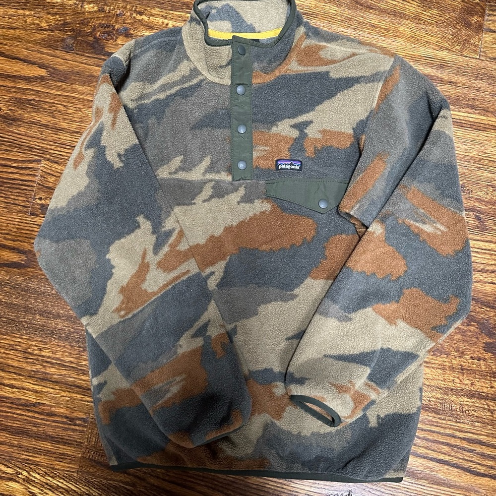 Youth XL Patagonia Camo Fleece